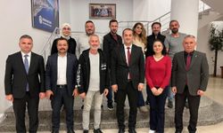 BAŞKAN EKİM DÜNYA TİYATROLAR GÜNÜ’NÜ KUTLADI: “AKÇAABAT’TA SANAT PERDESİ AÇIK KALMAYA DEVAM EDİYOR”