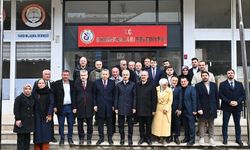 Bakan Uraloğlu'na Dernekpazarı’nda Geleneksel Sanat Eseri hediye edildi...