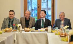 BAŞKAN KAYA, TRABZON SANATEVİ’NİN İFTARINA KATILARAK YENİ YÖNETİMİ TEBRİK ETTİ