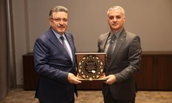 BAŞKAN GENÇ’E TEŞEKKÜR PLAKETİ