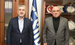 Milletvekili Yılmaz Büyükaydın, Trabzon Esnaf ve Sanatkârlar Odası Başkanı Metin Kara ve yönetimini ziyaret etti