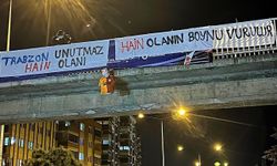 Trabzonspor taraftarından otel önünde Galatasaray’a pankartlı gönderme!