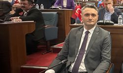 AK Parti Trabzon’da flaş görev değişimi! Grup başkan vekilliğini Cevdet Bayraktar’a devretti