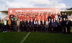 Sebat Gençlikspor Şampiyonluk kupasını kaldırdı