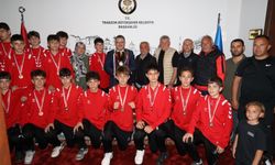 BAŞKAN GENÇ, ŞAMPİYON TAKIMI AĞIRLADI