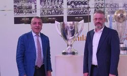 Trabzonspor’un Ziraat Türkiye Kupası, Şamil Ekinci Müzesi’ndeki yerini aldı