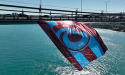 Trabzonspor bayrağı İstanbul Boğazı'nda