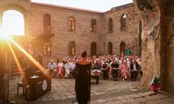 KIZLAR MANASTIRI’NDA OPERA YANKILARI