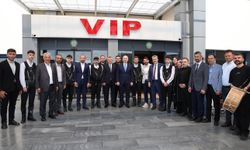 Trabzon’da AK Parti Hareketliliği! Teşkilat, havalimanında buluştu AK Parti Trabzon teşkilatı, memleketlerine gelen Trab