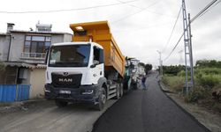 AKÇAABAT BELEDİYESİ YOLLARI YENİLEMEYE DEVAM EDİYOR