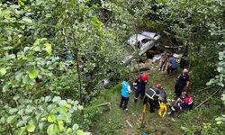 SÜRMENE OYLUM’DA FECİ KAZA: 1 ÖLÜ, 4 YARALI