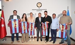BAŞKAN GENÇ, ‘SEVDAM KARADENİZ’ DİZİSİNİN OYUNCU VE YAPIM EKİBİNİ AĞIRLADI