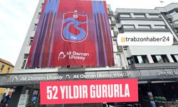 ALİ OSMAN ULUSOY BİNASINA 59. YIL JESTİ: DEV TRABZONSPOR BAYRAĞI