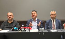 Ali Babacan Trabzon’da konuştu : “Terörsüz Türkiye sürecinde bir şans görüyoruz”