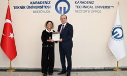 Prof. Dr. Sonay ÇEVİK’ten Rektör Prof. Dr. Çuvalcı’ya “Trabzon Sokakları” Kitabı