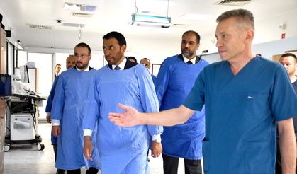 Birleşik Arap Emirlikleri (BAE) Ankara Büyükelçisi, KTÜ Farabi Hastanesi’nde Yaralıları Ziyaret Etti