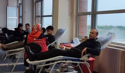 KTÜ Sürmene Abdullah Kanca Meslek Yüksekokulu’ndan Türk Kızılayı’na 102 Ünite Kan Bağışı