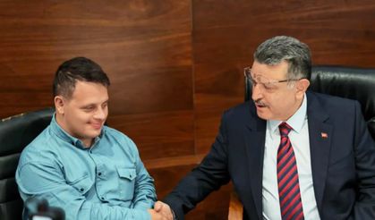 Başkan Genç’ten Anlamlı Hareket :Meclisin açılışını yaptı!