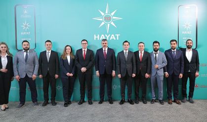 Bakan Çiftçi, HAYAT 112’nin Ekibini Sahnede Onurlandırdı