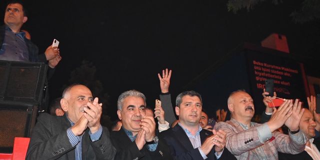 Araklı'da Coşkulu Seçim Kutlaması