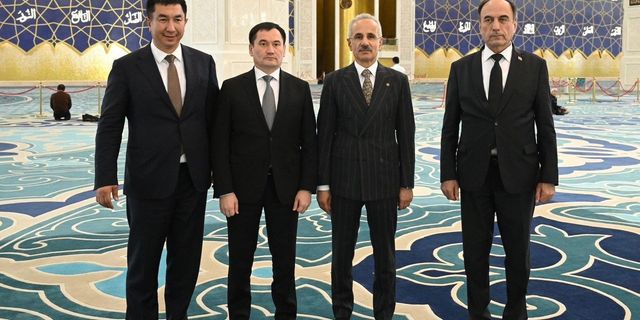 Ulaştırma ve Altyapı Bakanı Uraloğlu Kazakistan’da