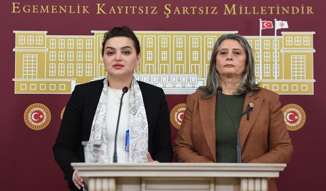 Milletvekili Suiçmez, oğlu Demir Ali SMA hastası olan Ezgi Kara Bayraktar ile birlikte basın toplantısı düzenledi