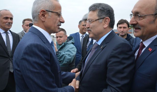 Ulaştırma ve Altyapı Bakanı Uraloğlu Trabzon’da