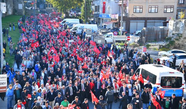 Ortahisar Belediyesi’nden Tarihi Cumhuriyet Yürüyüşü