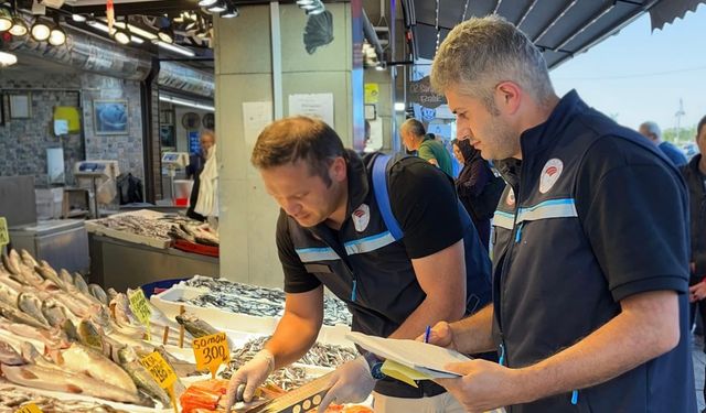 TRABZON’DA YASAL BOY ALTINDA BALIK SATIŞI YAPAN İŞLETMELERE İDARİ YAPTIRIM UYGULANDI