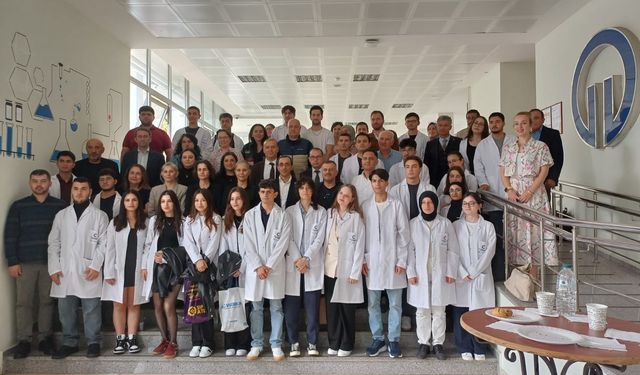 KTÜ Kimya Birinci Sınıf Öğrencileri Beyaz Önlükle Bilim Yolculuğuna Başladı
