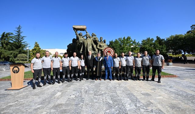 KTÜ’de 2025-2026 Akademik Yılı Çelenk Sunma Töreni Gerçekleştirildi