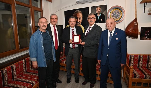 BAŞKAN GENÇ’TEN VOLKAN KONAK SANAT ODASI’NA ZİYARET