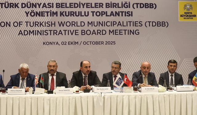 Başkan Genç Konya'daki toplantıda başkanlara seslendi  TRABZON'UN KÜLTÜR BAŞKENTİ OLMASI İÇİN DESTEK İSTEDİ