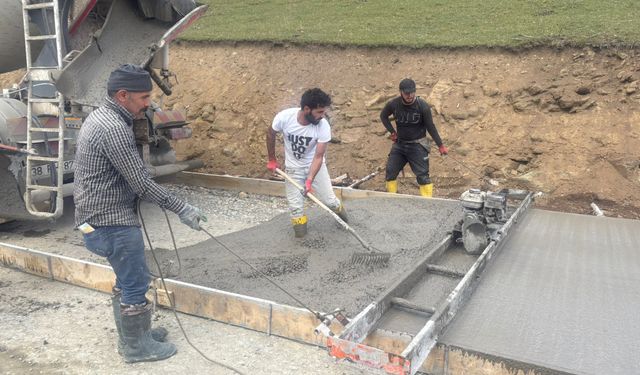 BÜYÜKŞEHİR YAYLA YOLLARINDA SORUNLARI ÇÖZÜYOR