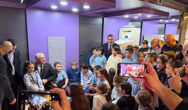 Bilim Tırları Of’ta Öğrencilerin Hizmetine Açıldı