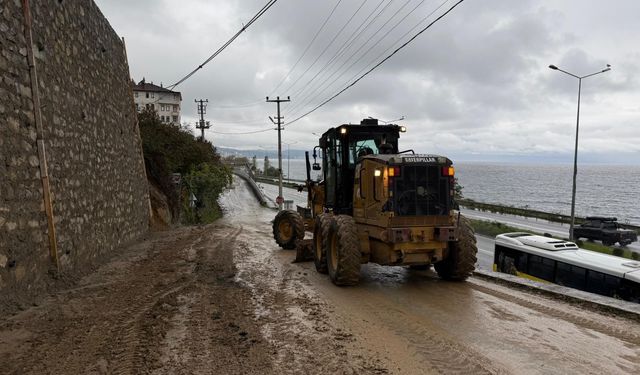 BÜYÜKŞEHİR 18 İLÇEDE SORUNLARI ÇÖZÜYOR