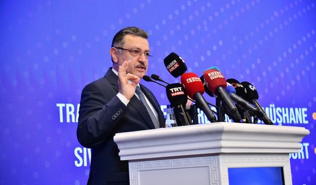 Başkan Genç Yerel Yönetimler toplantısında konuştu: “Hizmet gönüllere dokunmuyorsa hiçbir kıymeti yoktur”