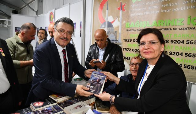 Başkan Genç açıkladı:  TRABZON KİTAP GÜNLERİ 5 GÜNDE YÜZ BİNLERİ AĞIRLADI