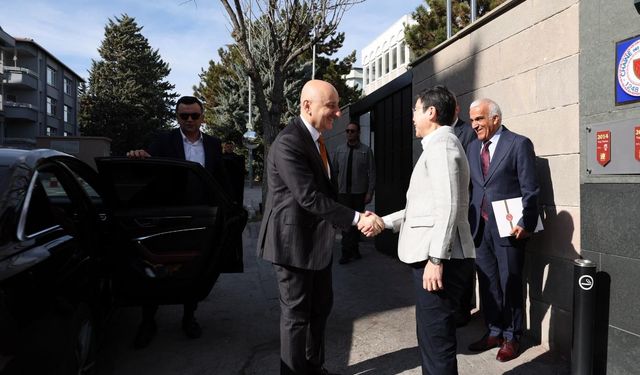 KARAİSMAİLOĞLU Singapur’un Ankara Büyükelçisi Sayın Kok Li Peng ile görüştü