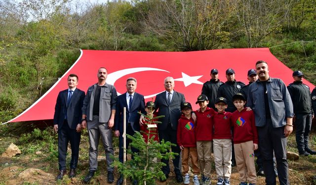 Şehitler İçin Fidanlar Toprakla Buluştu