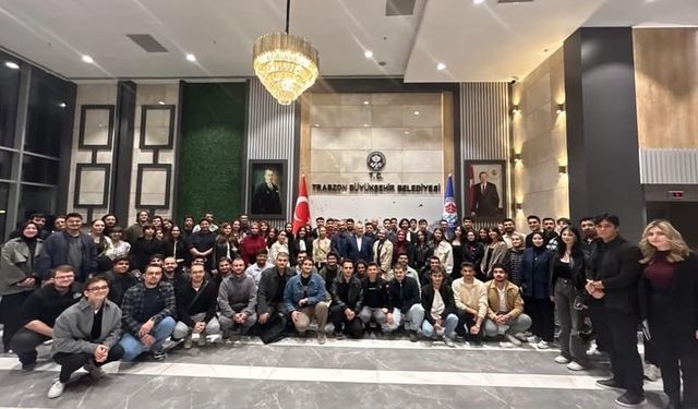 KTÜ TEKNOLOJİ KULÜBÜ ÖĞRENCİLERİ TRABZON BÜYÜKŞEHİR BELEDIYESI’NDE 2026 YILININ PLANINI YAPTI.