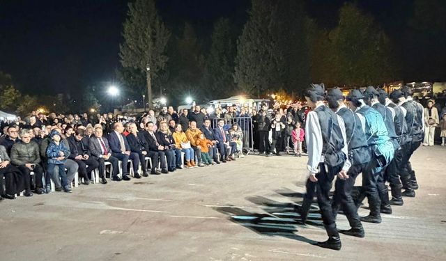 AKÇAABAT BELEDİYESİ HALK OYUNLARI EKİPLERİ GAZİANTEP’TE GÖZ DOLDURDU