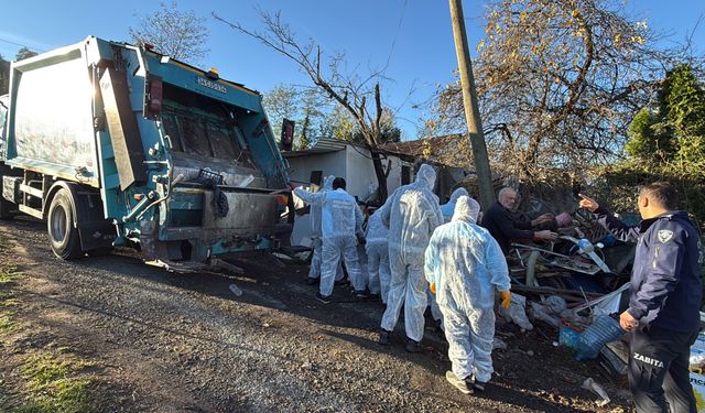 ORTAHİSAR’DA 3 ÇÖP EV BOŞALTILDI, TONLARCA ATIK ÇIKARILDI