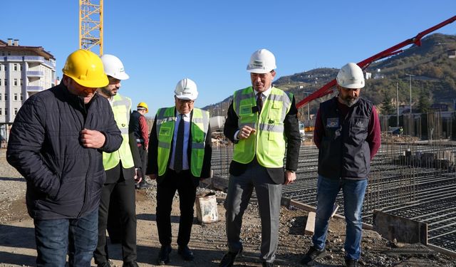 ÇAĞLAYAN KENTSEL DÖNÜŞÜM PROJESİ HIZLA İLERLİYOR BAŞKAN KAYA: “ÇAĞLAYAN’DAKİ TAAHHÜTLERİMİZİ SÜRESİNDE YERİNE GETİRECEĞİ