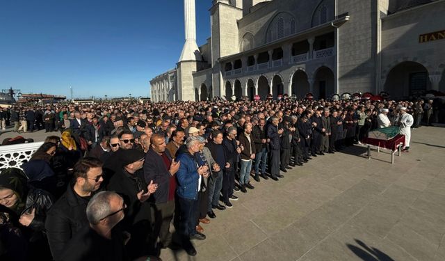Trabzon'da İhsan Başkan'ı mahşeri kalabalık uğurladı!