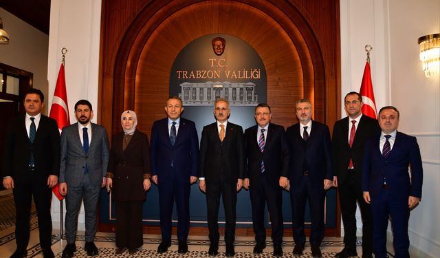 Ulaştırma ve Altyapı Bakanı Uraloğlu’ndan Trabzon Valiliği’ne Ziyaret