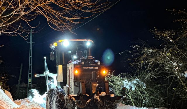BÜYÜKŞEHİR EKİPLERİ KAPALI YOL BIRAKMADI