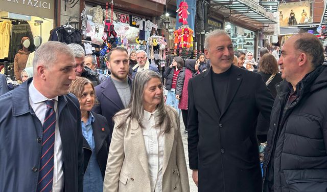 CHP Ortahisar İlçe Başkanlığı Ev Sahipliğinde Kemeraltı’nda Esnaf Ziyareti