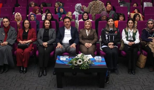 Ak Parti Ortahisar İlçe Kadın Kolları Bağımlılıkla Mücadele Programı düzenledi