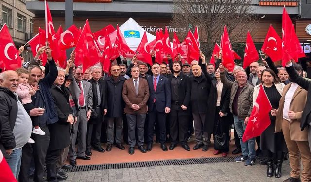 İYİ Parti Trabzon’dan Bayrak Tepkisi: “Bayrak Bizim Namusumuzdur!”